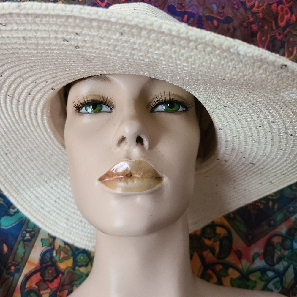 Hat - Picture 2 of 7
